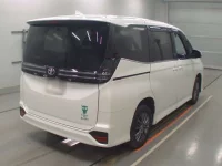 Toyota VOXY лот № 30456 оценка R  с аукциона в Японии 1