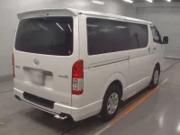 Toyota HIACE VAN лот № 36030 оценка 5  с аукциона в Японии 1