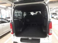 Toyota HIACE VAN лот № 36030 оценка 5  с аукциона в Японии 8