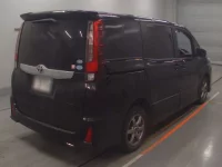 Toyota NOAH лот № 30080 оценка 3.5  с аукциона в Японии 1