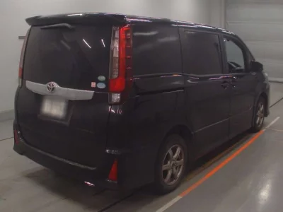 Toyota NOAH  с аукциона в Японии