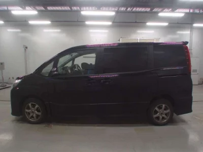 Toyota NOAH  с аукциона в Японии