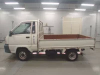 Toyota TOWN ACE TRUCK лот № 30112 оценка 3.5  с аукциона в Японии 3