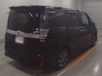 Toyota VOXY лот № 30021 оценка 4  с аукциона в Японии 1