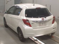 Toyota VITZ лот № 30022 оценка 3  с аукциона в Японии 5