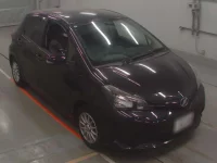 Toyota VITZ лот № 30075 оценка 3.5  с аукциона в Японии 4