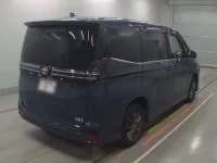 Toyota VOXY лот № 30211 оценка 4.5  с аукциона в Японии 1