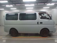 Nissan CARAVAN VAN лот № 30244 оценка 3.5  с аукциона в Японии 2
