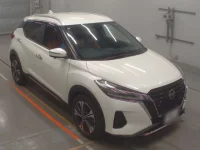 Nissan KICKS лот № 36050 оценка 3.5  с аукциона в Японии 4