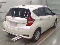 Nissan NOTE лот № 30073 оценка 4  с аукциона в Японии 1