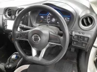 Nissan NOTE лот № 30073 оценка 4  с аукциона в Японии 6