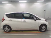 Nissan NOTE лот № 30091 оценка 3  с аукциона в Японии 2