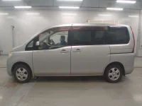 Nissan SERENA лот № 10063 оценка 3.5  с аукциона в Японии 3