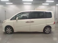Honda STEP WAGON лот № 10173 оценка 3.5  с аукциона в Японии 3