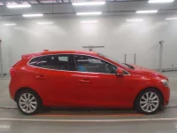 Volvo V40 лот № 38018 оценка 4  с аукциона в Японии 2