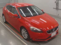 Volvo V40 лот № 38018 оценка 4  с аукциона в Японии 4