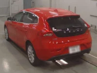 Volvo V40 лот № 38018 оценка 4  с аукциона в Японии 5