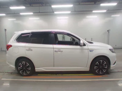 Mitsubishi OUTLANDER PHEV