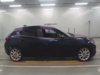 Mazda AXELA лот № 10064 оценка 3.5  с аукциона в Японии 2