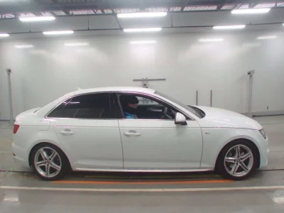 Audi A4  с аукциона в Японии