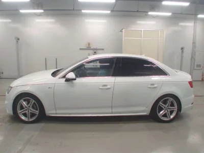 Audi A4  с аукциона в Японии