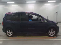 Volkswagen GOLF TOURAN лот № 38015 оценка 3.5  с аукциона в Японии 2