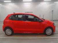 Volkswagen POLO лот № 38047 оценка 4  с аукциона в Японии 2