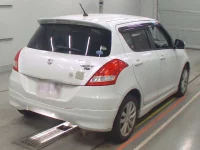 Suzuki SWIFT лот № 30253 оценка R  с аукциона в Японии 1