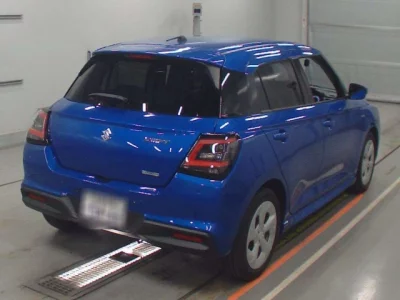 Suzuki SWIFT  с аукциона в Японии
