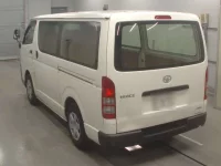 Toyota HIACE VAN лот № 30321 оценка 3  с аукциона в Японии 5
