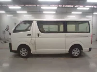 Toyota HIACE VAN лот № 30321 оценка 3  с аукциона в Японии 3