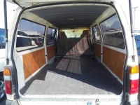 Toyota HIACE VAN лот № 30333 оценка 3  с аукциона в Японии 8