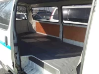 Toyota HIACE VAN лот № 30333 оценка 3  с аукциона в Японии 9