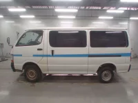 Toyota HIACE VAN лот № 30333 оценка 3  с аукциона в Японии 3