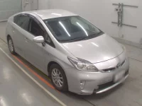 Toyota PRIUS PHV лот № 30316 оценка 3.5  с аукциона в Японии 4