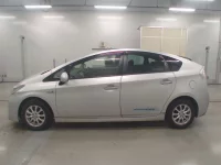 Toyota PRIUS PHV лот № 30316 оценка 3.5  с аукциона в Японии 3