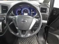 Nissan ELGRAND лот № 30336 оценка 4  с аукциона в Японии 6