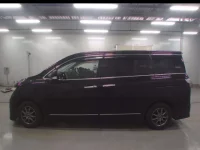 Nissan ELGRAND лот № 30336 оценка 4  с аукциона в Японии 3
