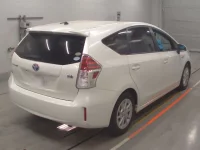 Toyota PRIUS ALPHA лот № 30461 оценка R  с аукциона в Японии 1