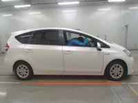 Toyota PRIUS ALPHA лот № 30461 оценка R  с аукциона в Японии 2