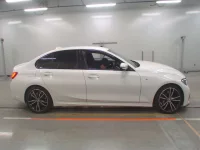 BMW 3-Series лот № 38101 оценка 4.5  с аукциона в Японии 2