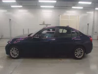 BMW 3-Series лот № 38106 оценка 3.5  с аукциона в Японии 3