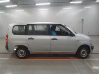 Toyota SUCCEED лот № 30330 оценка 3  с аукциона в Японии 2