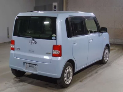 Toyota PIXIS SPACE  с аукциона в Японии