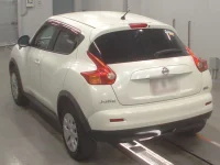Nissan JUKE лот № 30354 оценка 4  с аукциона в Японии 5