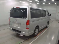 Toyota HIACE VAN лот № 30416 оценка R  с аукциона в Японии 1
