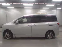 Nissan ELGRAND лот № 30407 оценка 4  с аукциона в Японии 3