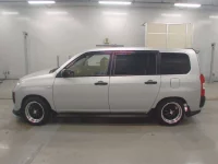 Toyota PROBOX лот № 30453 оценка 4.5  с аукциона в Японии 3