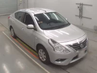 Nissan LATIO лот № 40092 оценка 3.5  с аукциона в Японии 4