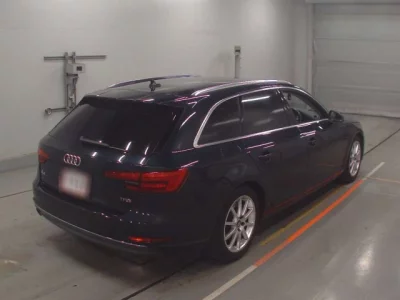 Audi A4  с аукциона в Японии